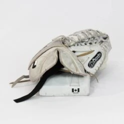 Brian's S Series Junior Goalie Catcher - Demo B -Bauer Store brian s catchers demo brian s s series junior goalie catcher demo b white regular 15169443430466
