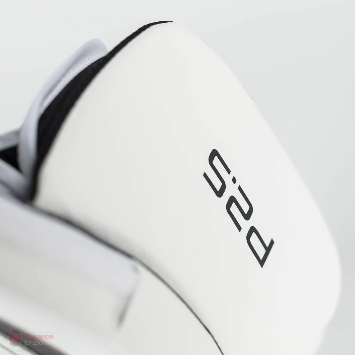 CCM Premier P2.5 Junior Goalie Blocker - Source Exclusive 3 CCM Premier P2.5 Junior Goalie Blocker - Source Exclusive - Image 3