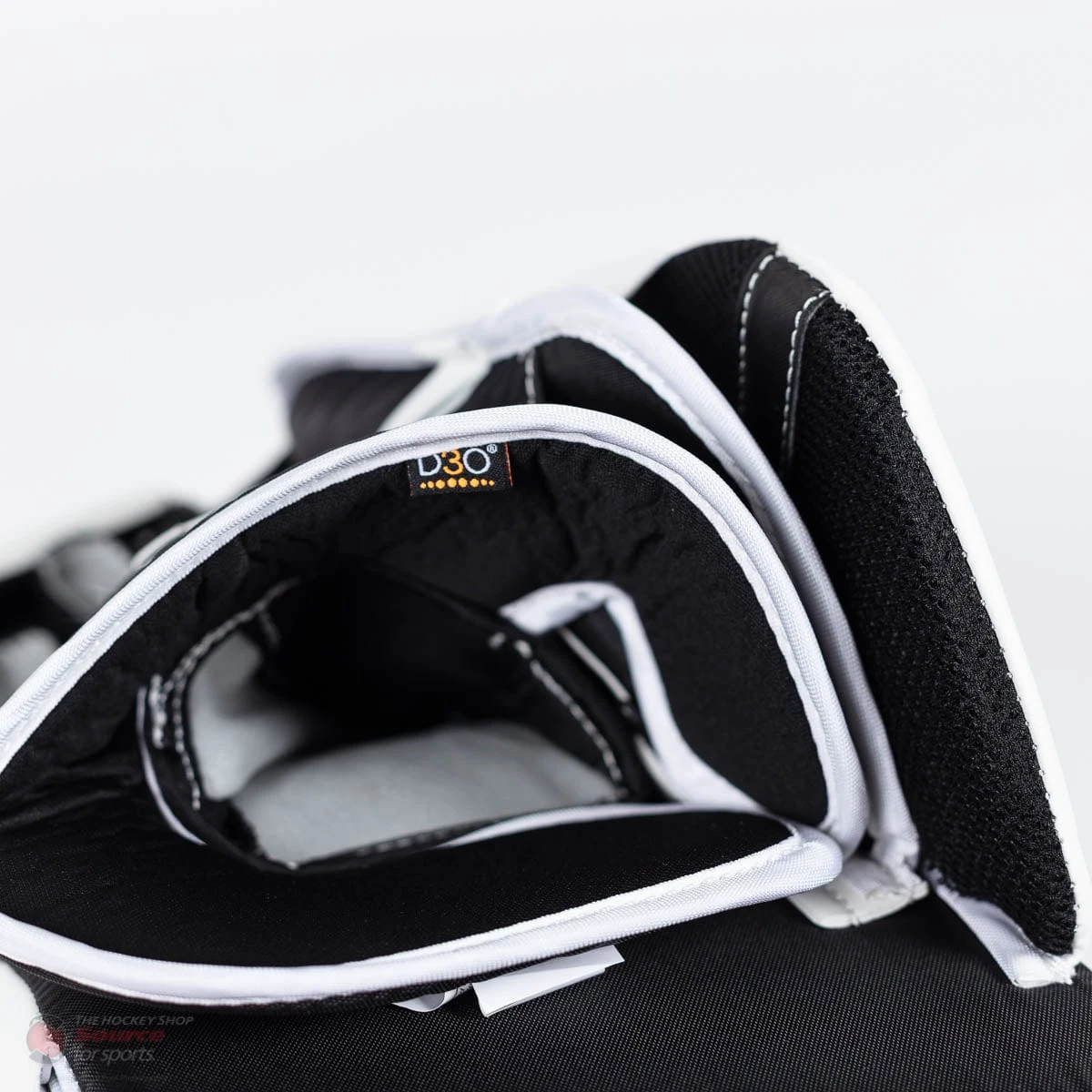 CCM Premier P2.9 Intermediate Goalie Blocker - Source Exclusive 7 CCM Premier P2.9 Intermediate Goalie Blocker - Source Exclusive - Image 7