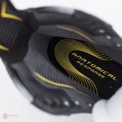 CCM Tacks 9090 Junior Hockey Skates 34 CCM Tacks 9090 Junior Hockey Skates -Bauer Store ccm hockey skates ccm tacks 9090 junior hockey skates 4566116073538