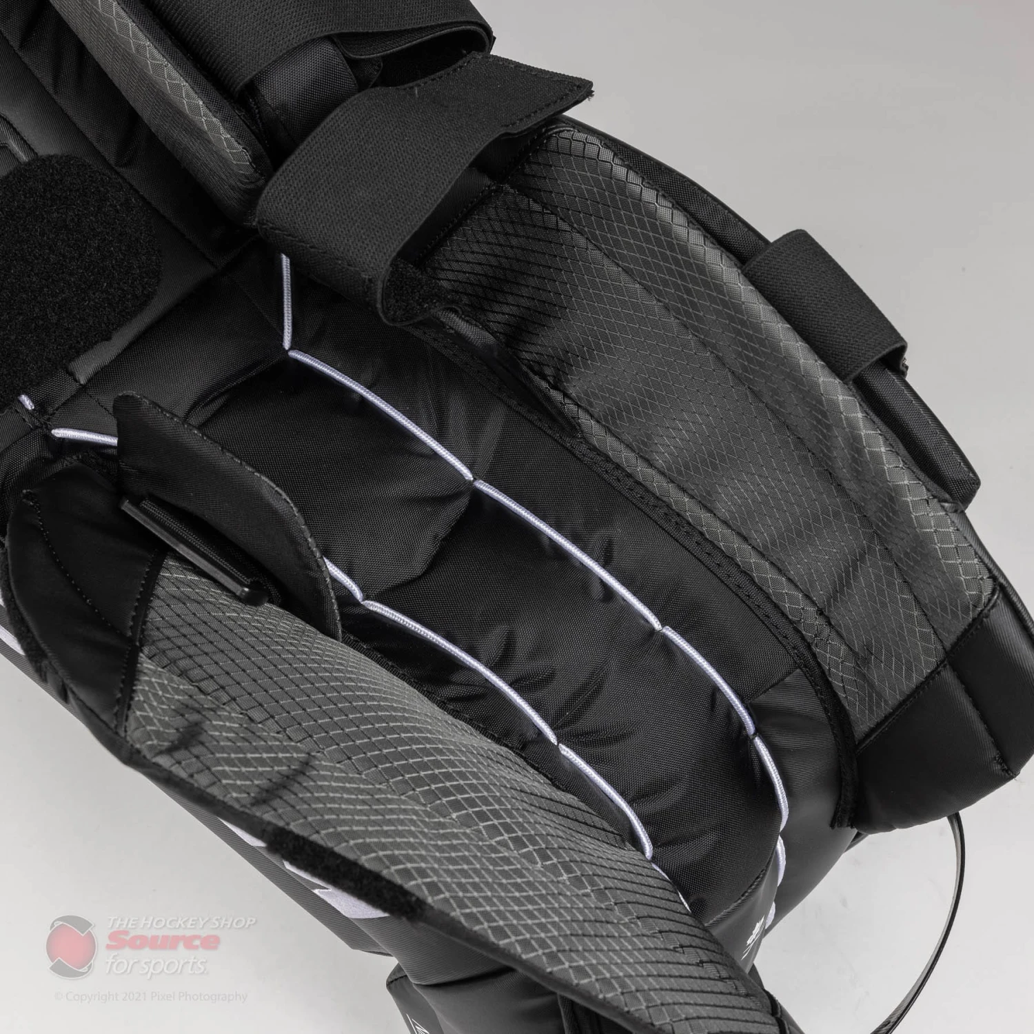 CCM Extreme Flex E5.5 Junior Goalie Leg Pads - Source Exclusive 10 CCM Extreme Flex E5.5 Junior Goalie Leg Pads - Source Exclusive - Image 10