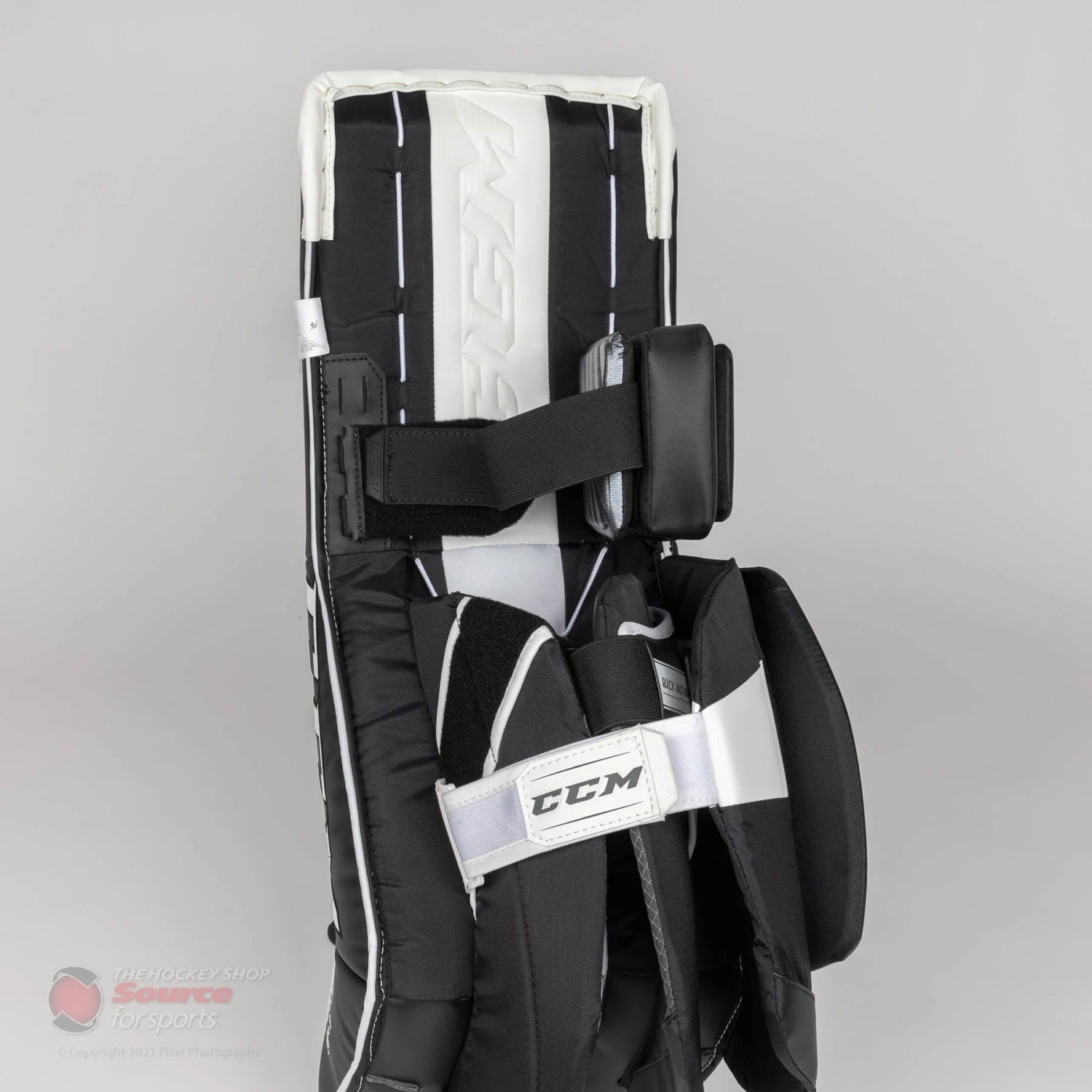 CCM Extreme Flex E5.9 Intermediate Goalie Leg Pads - Source Exclusive 4 CCM Extreme Flex E5.9 Intermediate Goalie Leg Pads - Source Exclusive - Image 4