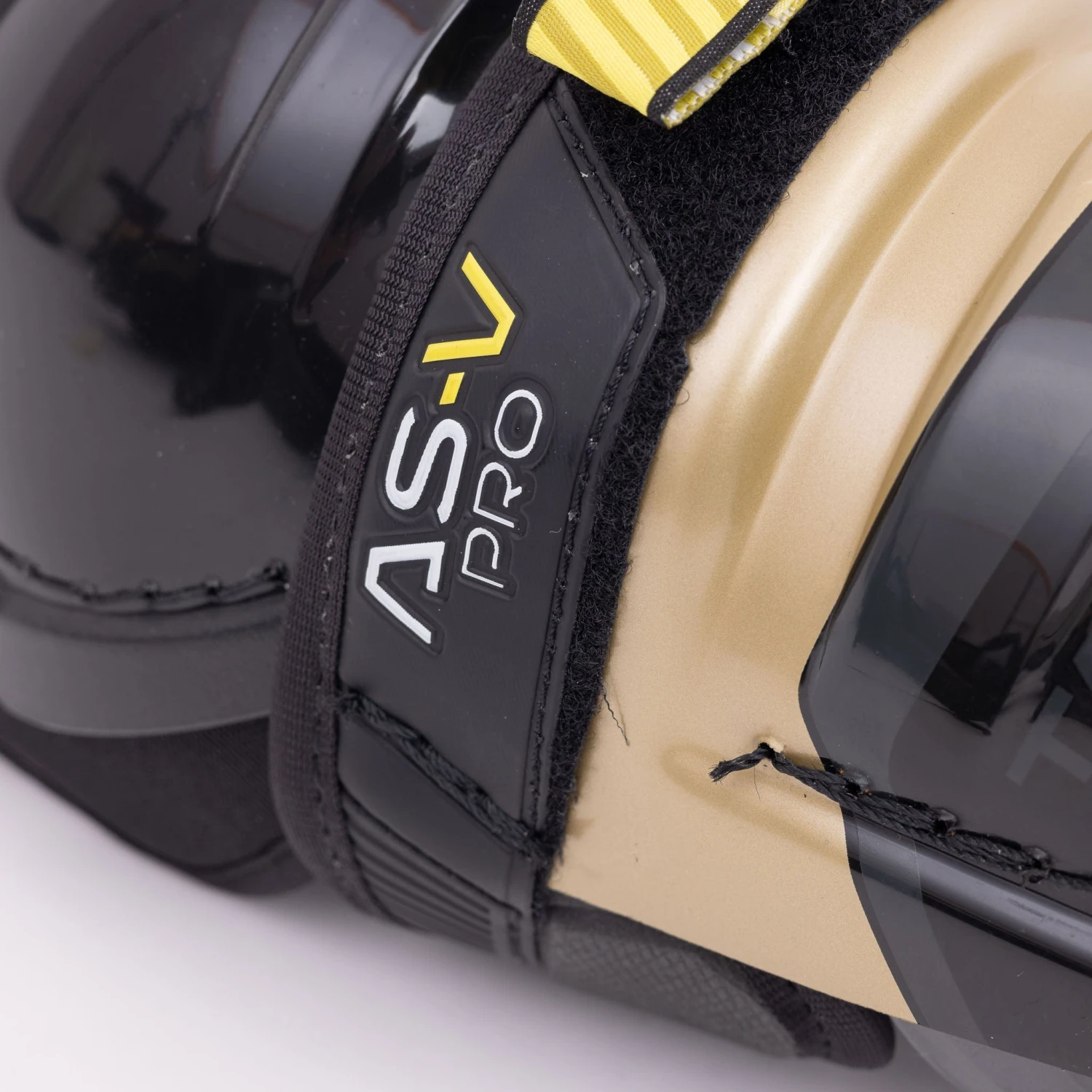 CCM Tacks AS-V Pro Junior Hockey Shin Guards 2 CCM Tacks AS-V Pro Junior Hockey Shin Guards - Image 2