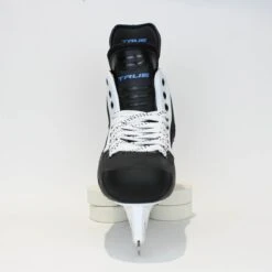 TRUE Player Senior Hockey Skates - Pro Stock - Shift Holder - White Side - Size 8 -Bauer Store true hockey skates true player senior hockey skates pro stock shift holder white side size 8 8 r standard 15187105972290