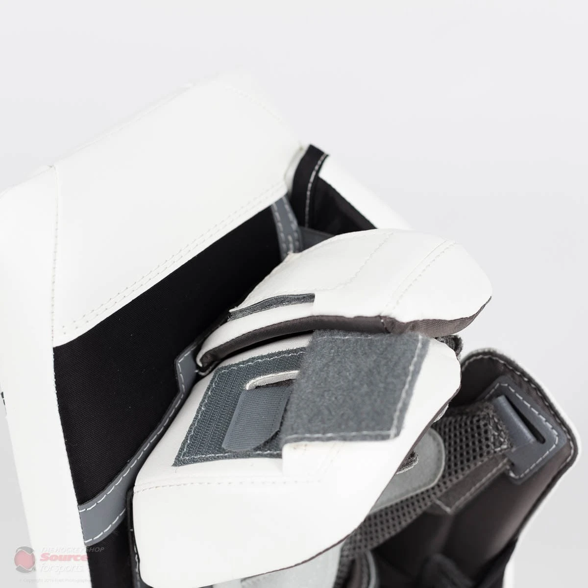 Warrior Ritual G4 Intermediate Goalie Blocker 7 Warrior Ritual G4 Intermediate Goalie Blocker - Image 7