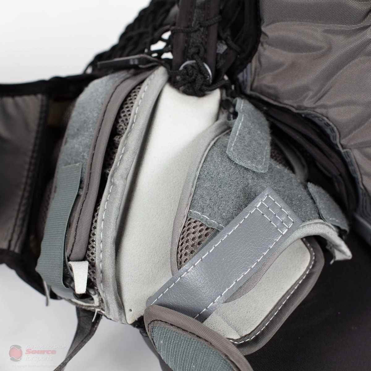 Warrior Ritual GT2 Intermediate Goalie Catcher 8 Warrior Ritual GT2 Intermediate Goalie Catcher - Image 8