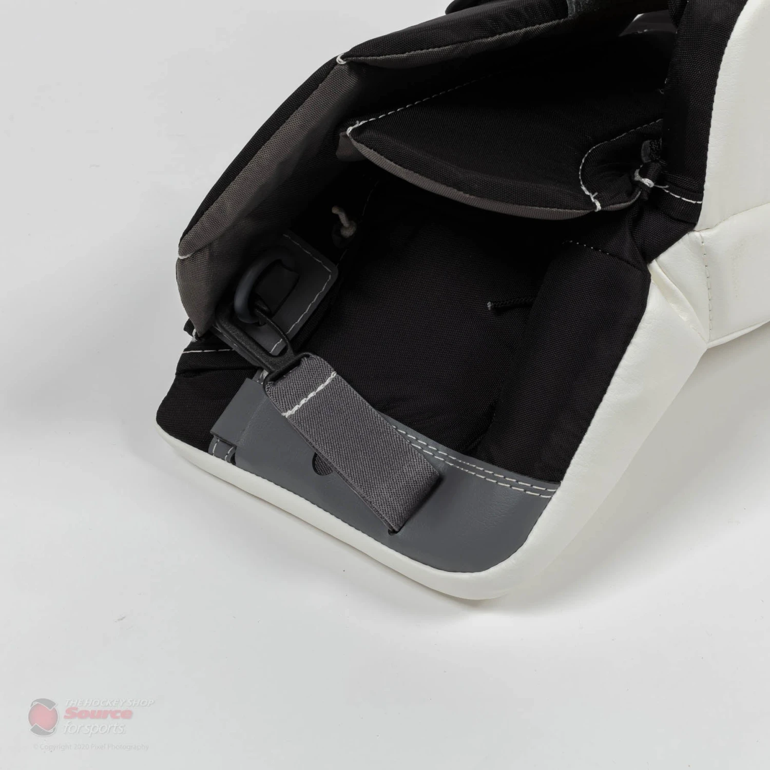 Warrior Ritual G5 Youth Goalie Leg Pads 8 Warrior Ritual G5 Youth Goalie Leg Pads - Image 8